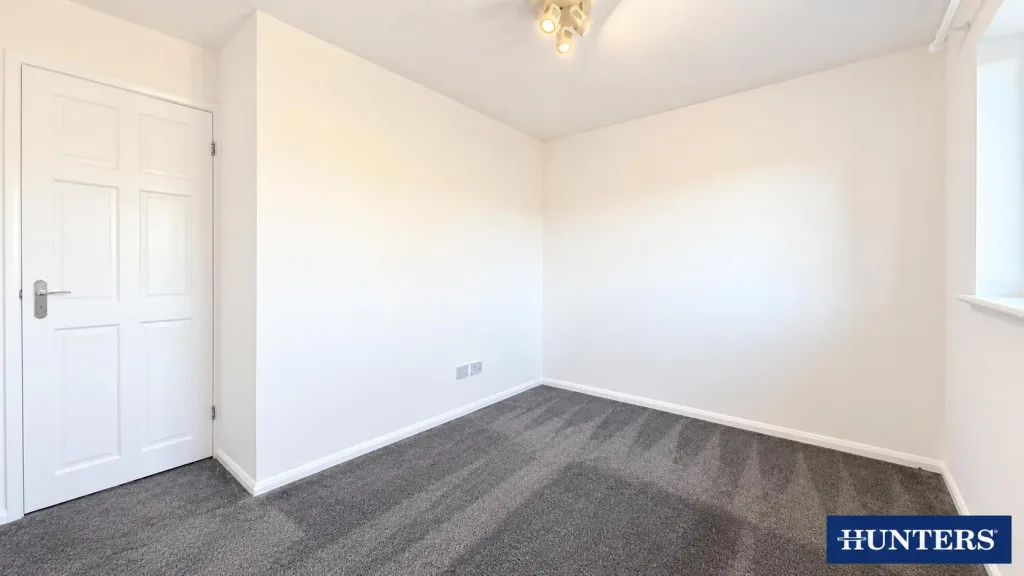 4 bedroom end of terrace house for rent