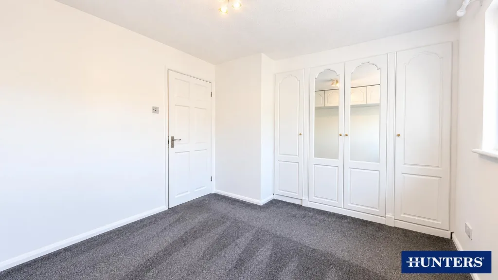 4 bedroom end of terrace house for rent
