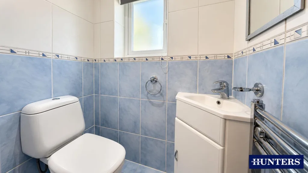 4 bedroom end of terrace house for rent