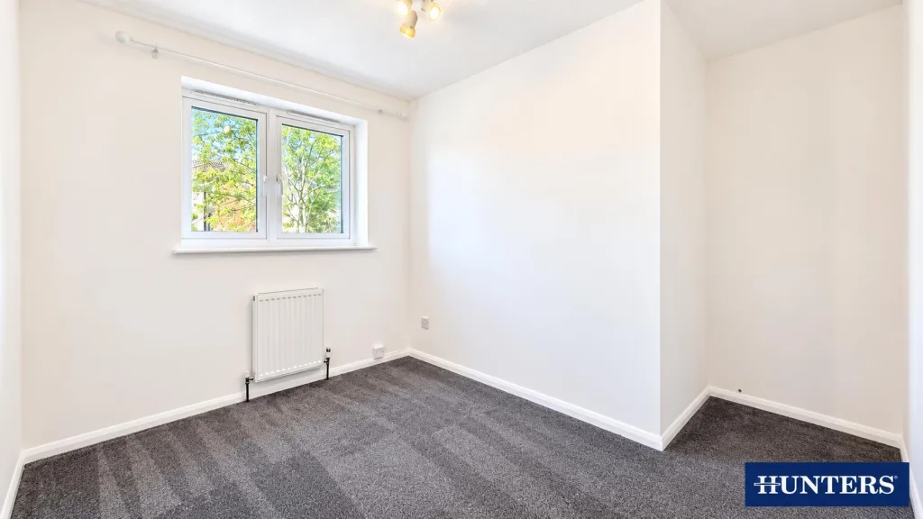 4 bedroom end of terrace house for rent