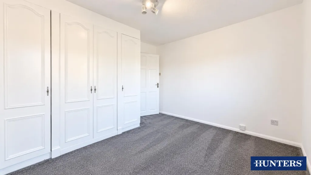 4 bedroom end of terrace house for rent