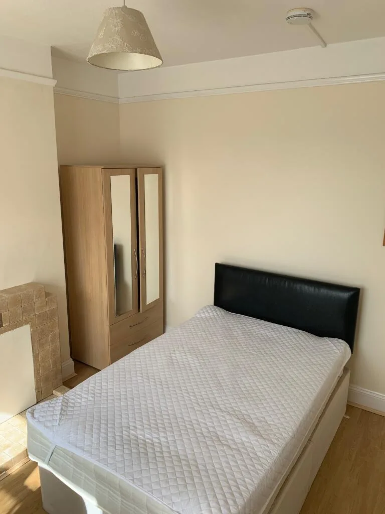 5 bedroom terraced house for rent