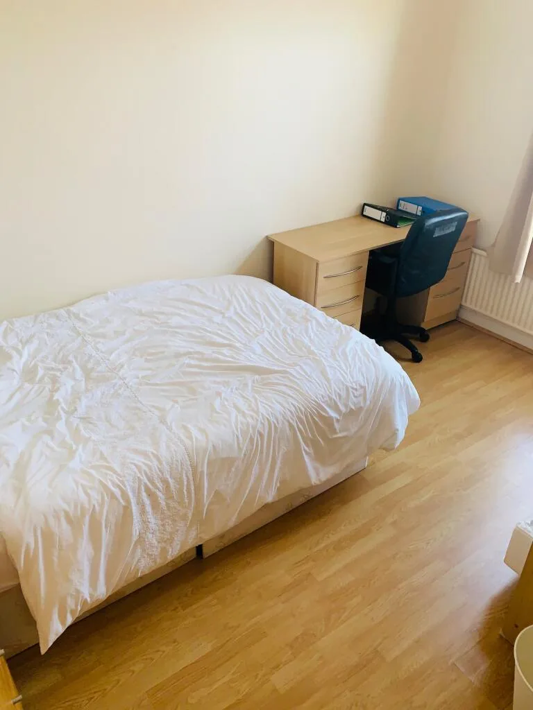 5 bedroom terraced house for rent