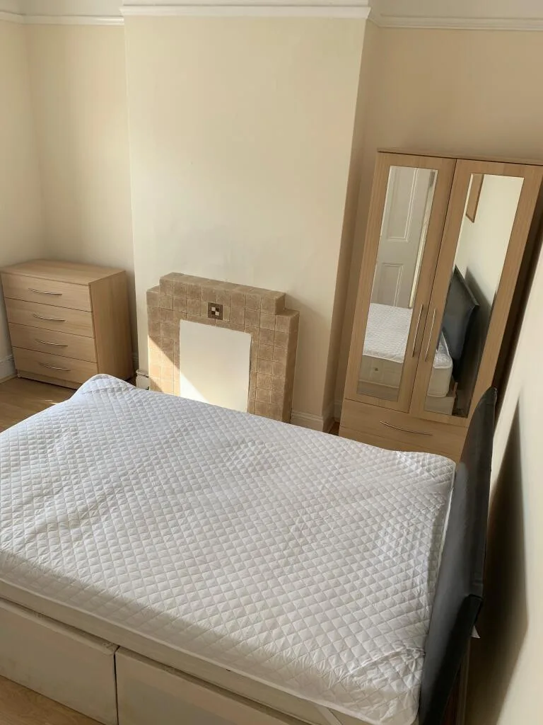 5 bedroom terraced house for rent
