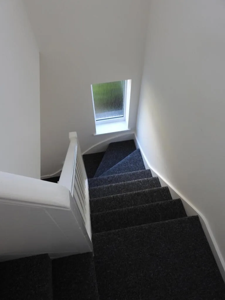 5 bedroom semi-detached house for rent