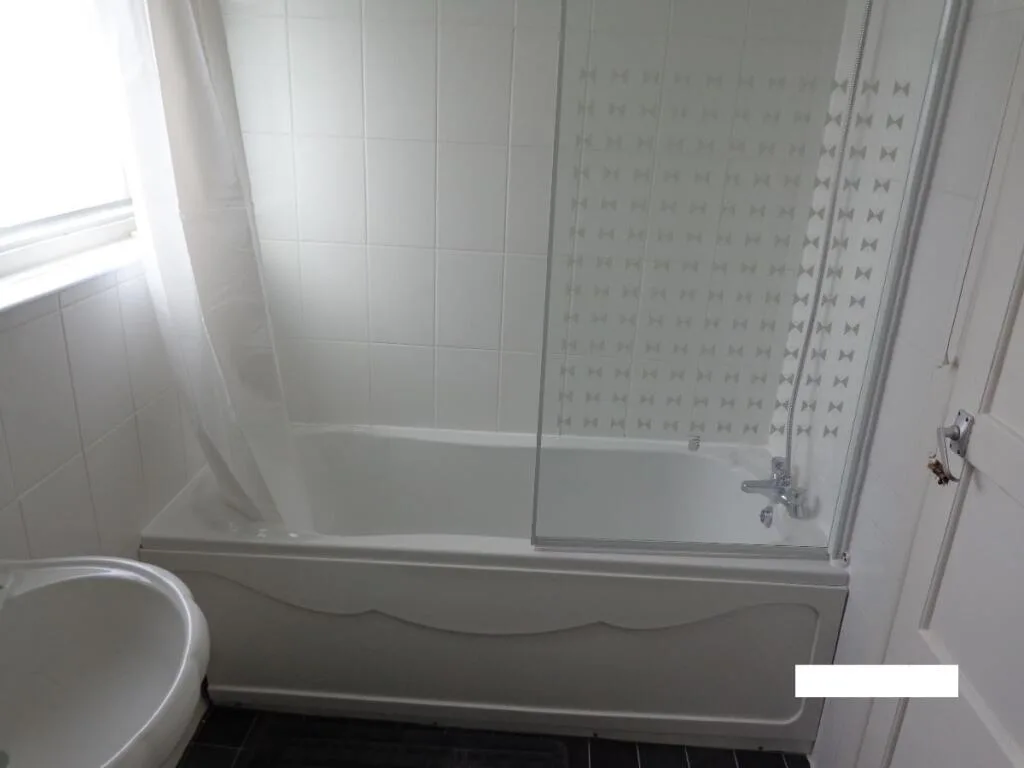 5 bedroom semi-detached house for rent