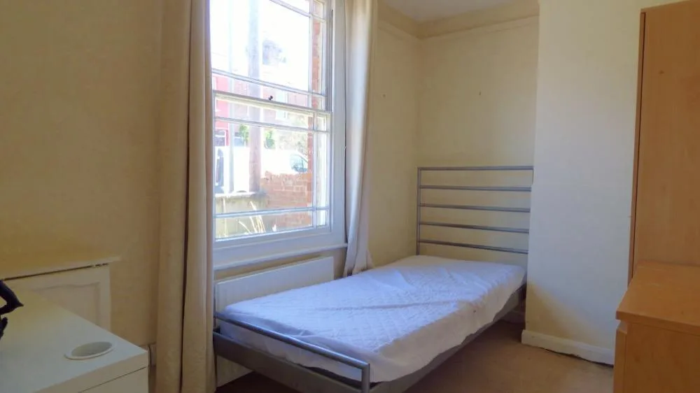 5 bedroom house for rent