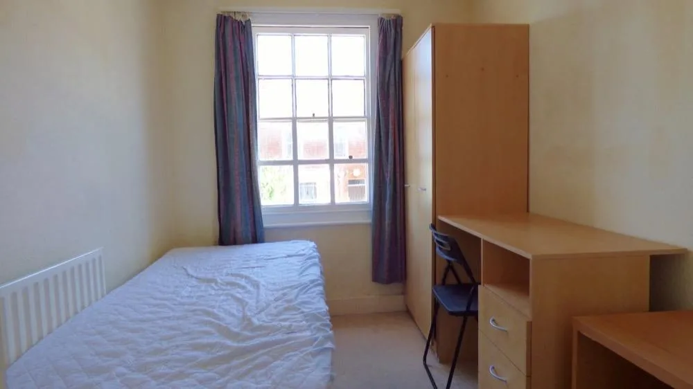 5 bedroom house for rent