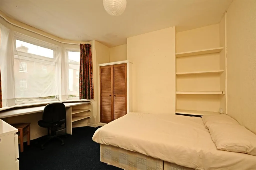 5 bedroom house for rent
