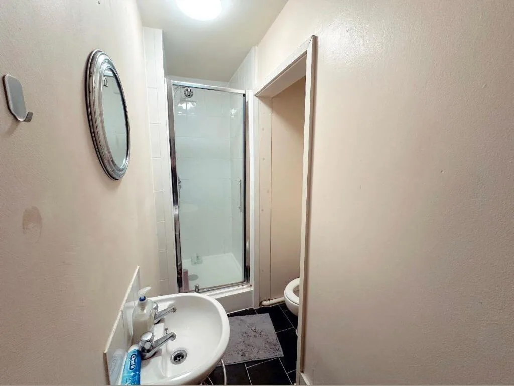 5 bedroom house for rent