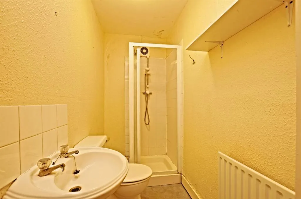 5 bedroom house for rent