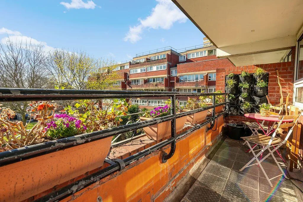 3 bedroom flat for rent