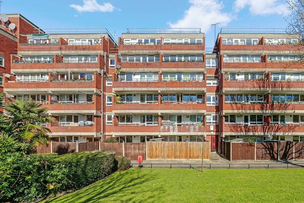 3 bedroom flat for rent
