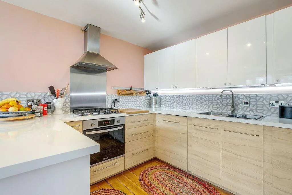 3 bedroom flat for rent