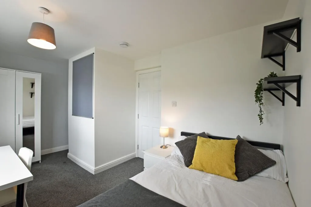 6 bedroom terraced house for rent