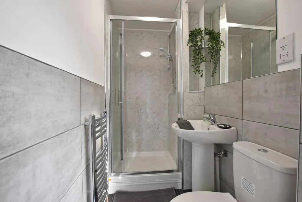 6 bedroom terraced house for rent