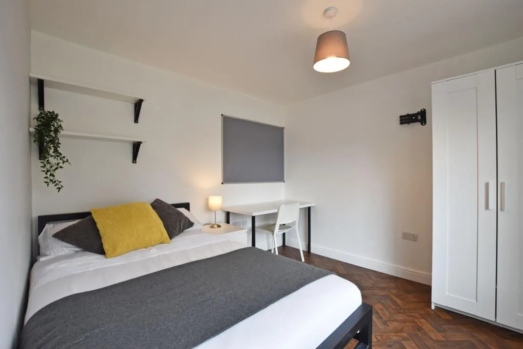 6 bedroom terraced house for rent