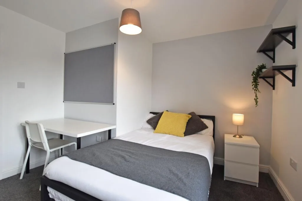 6 bedroom terraced house for rent