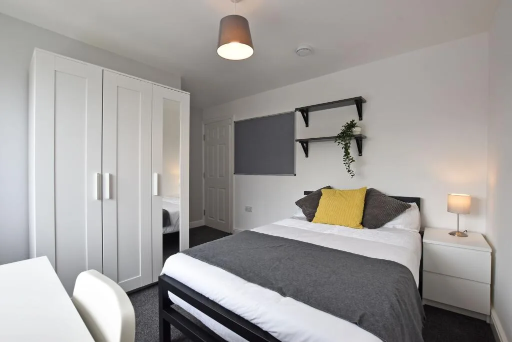 6 bedroom terraced house for rent