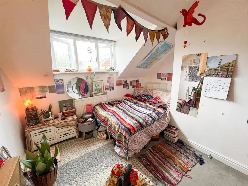 5 bedroom terraced house for rent
