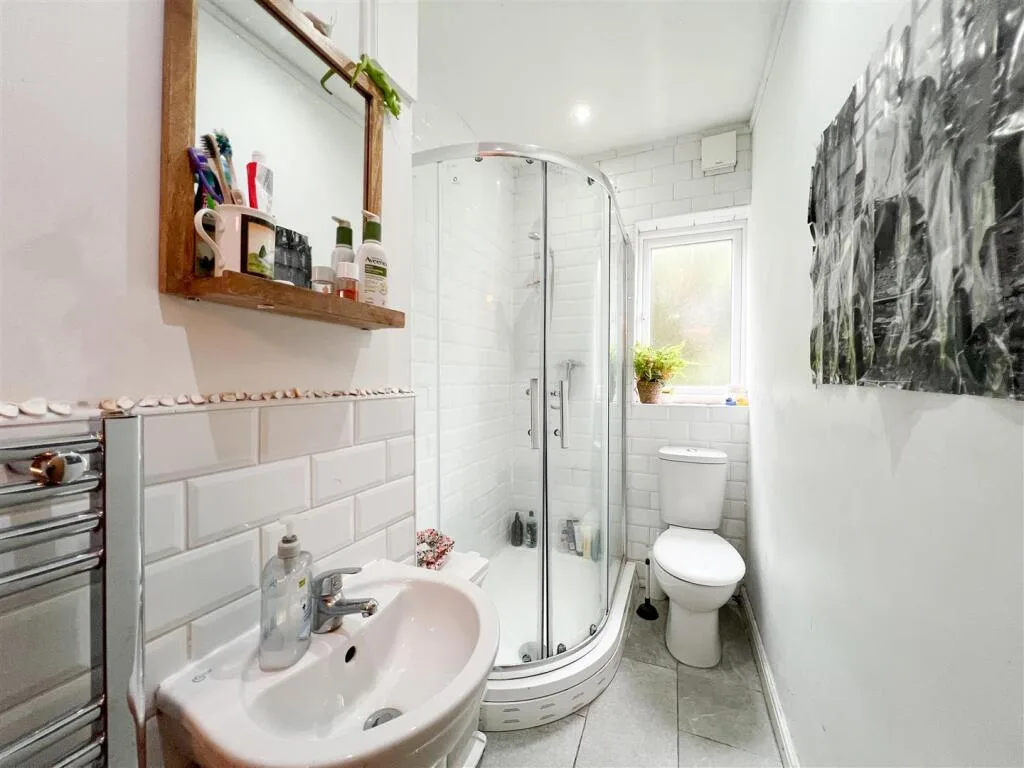 5 bedroom terraced house for rent