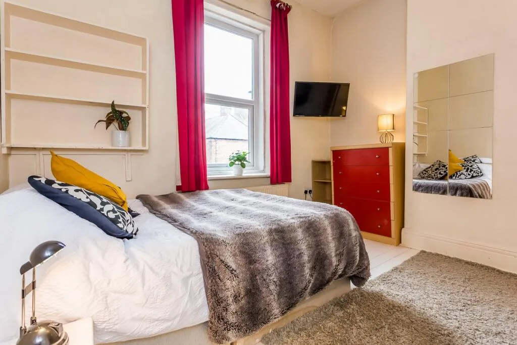 6 bedroom house for rent