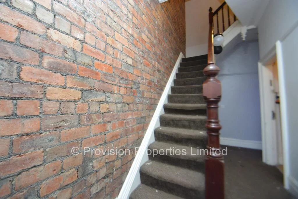 6 bedroom terraced house for rent