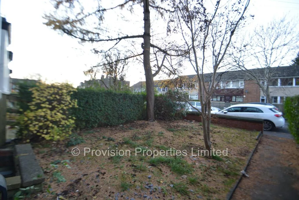 6 bedroom terraced house for rent