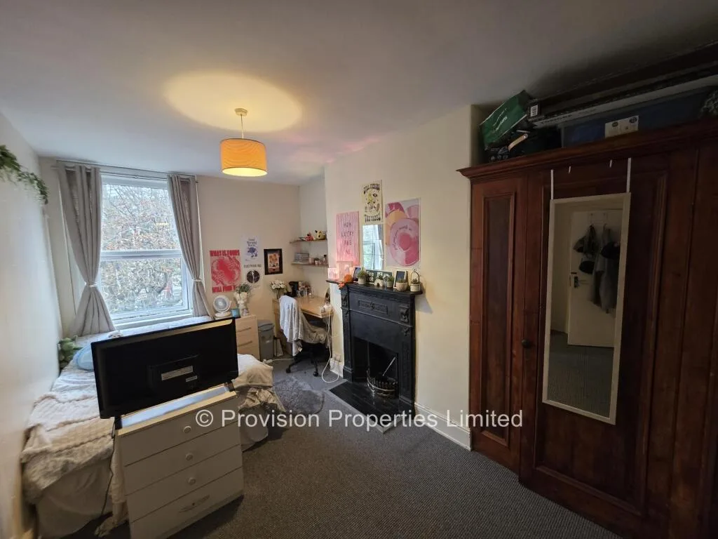 8 bedroom terraced house for rent