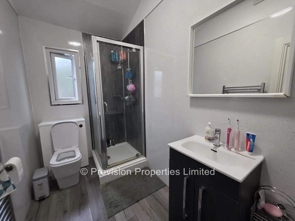 8 bedroom terraced house for rent