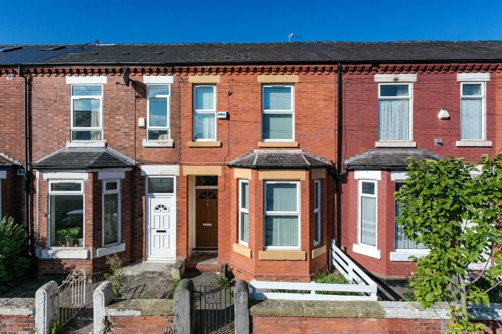 5 bedroom end of terrace house for rent