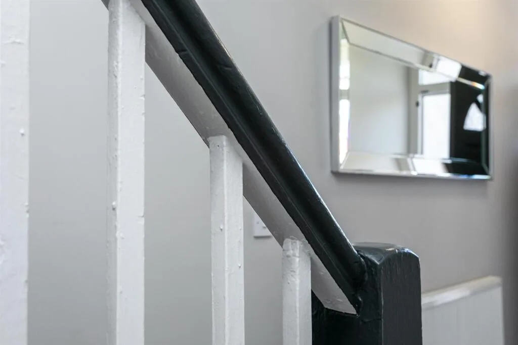 5 bedroom end of terrace house for rent