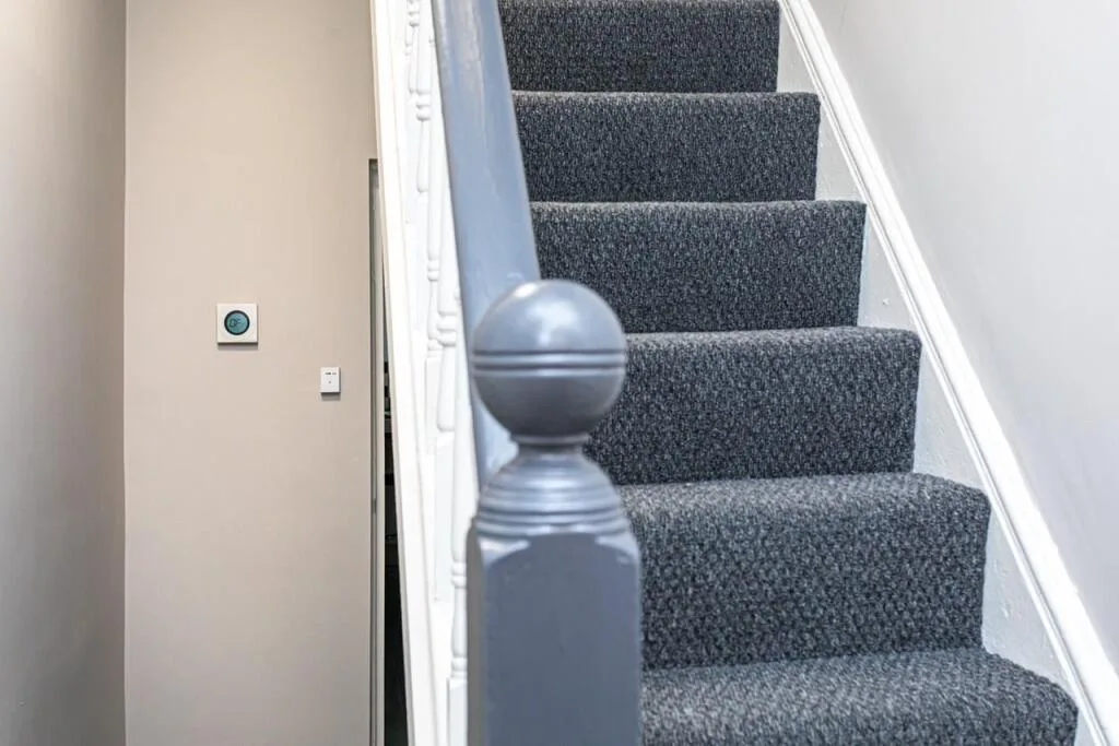 5 bedroom semi-detached house for rent