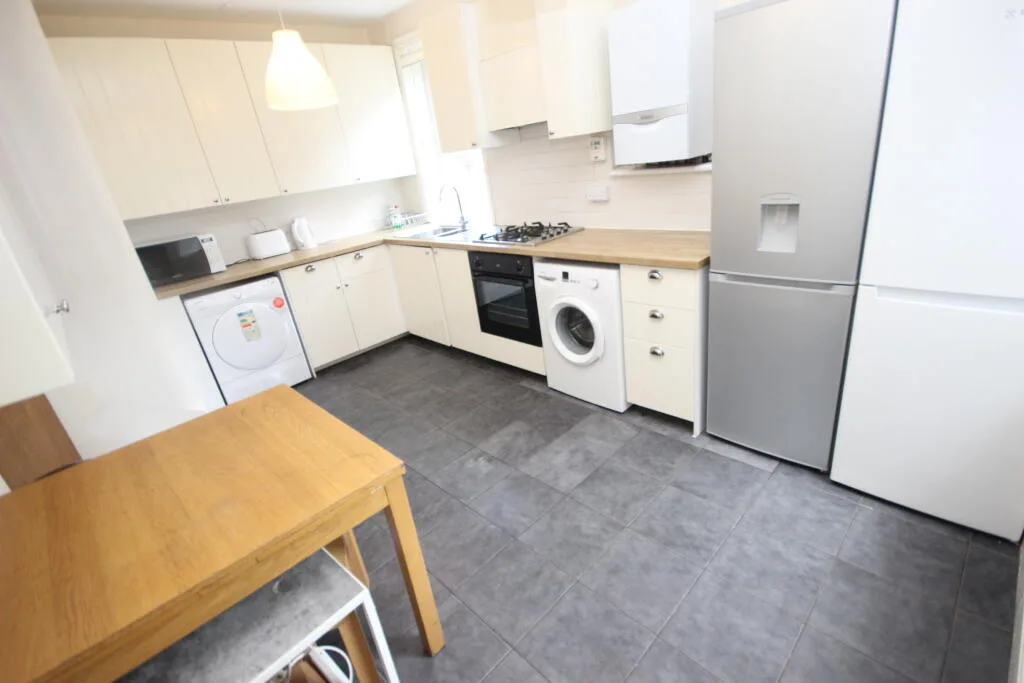 7 bedroom terraced house for rent