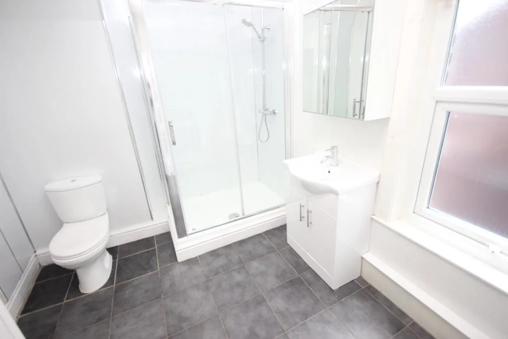 7 bedroom terraced house for rent