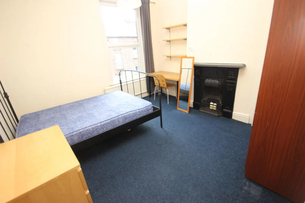 7 bedroom terraced house for rent