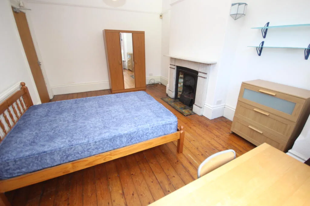 7 bedroom terraced house for rent
