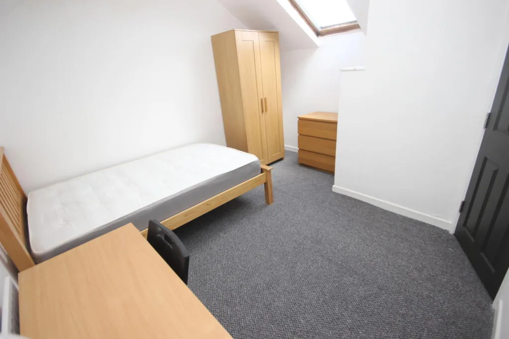 7 bedroom terraced house for rent