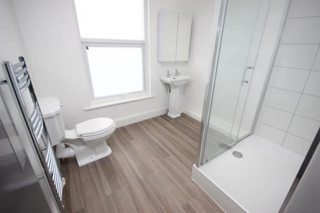 6 bedroom terraced house for rent
