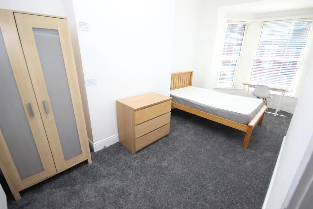7 bedroom terraced house for rent