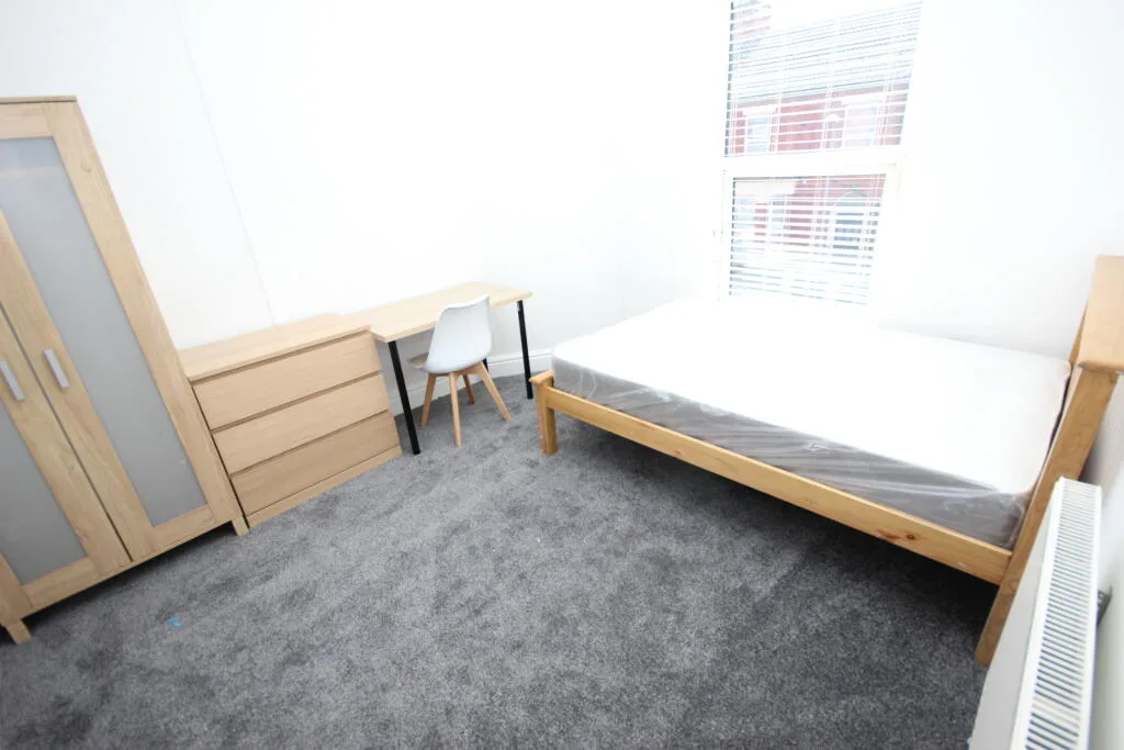 7 bedroom terraced house for rent