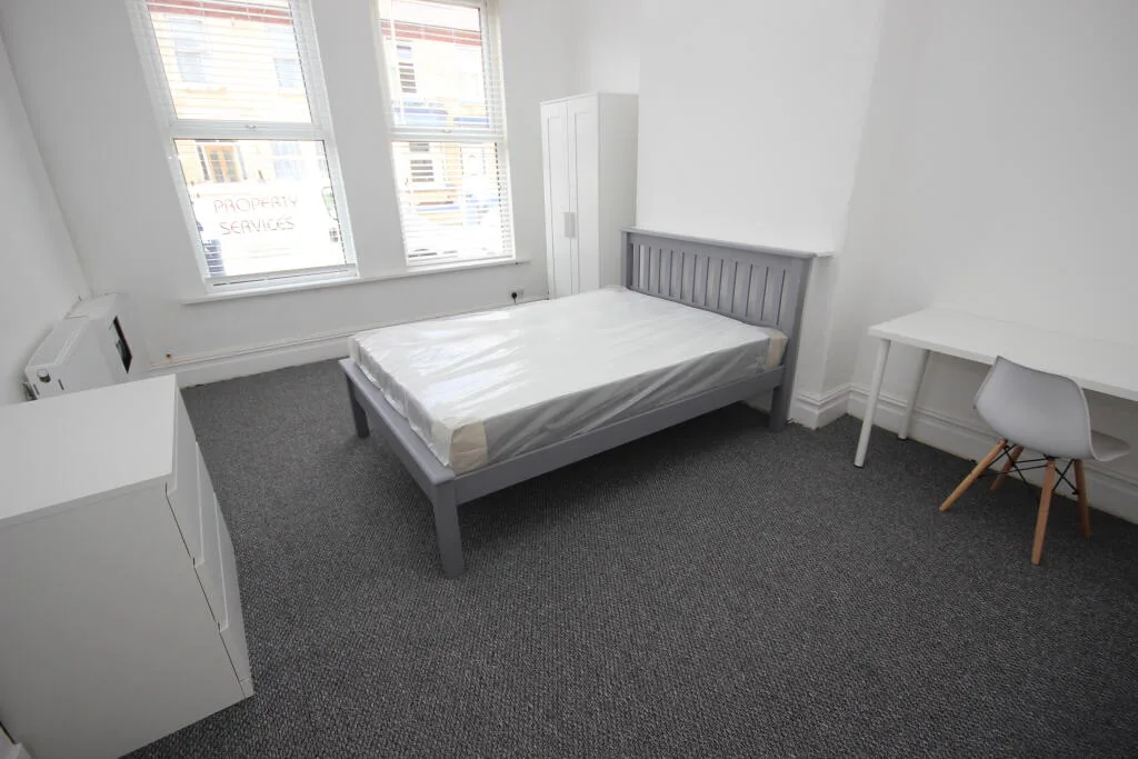 7 bedroom terraced house for rent