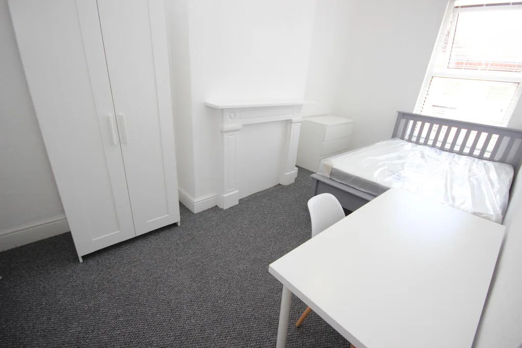 7 bedroom terraced house for rent