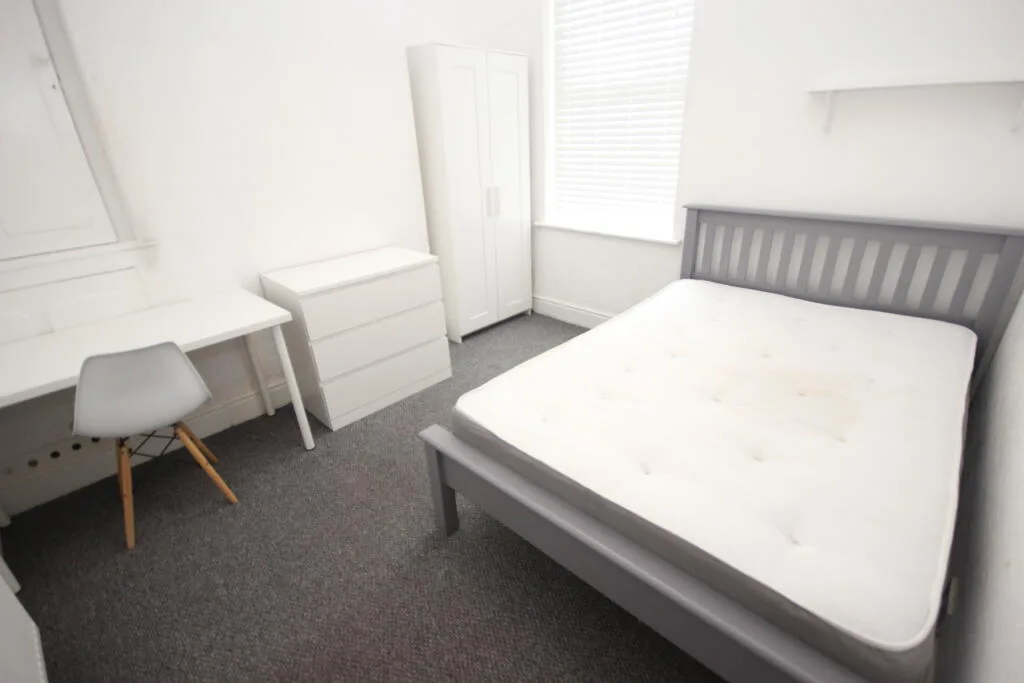 7 bedroom terraced house for rent