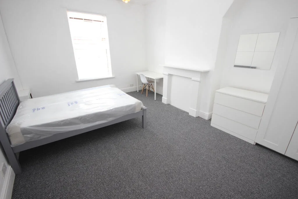 7 bedroom terraced house for rent