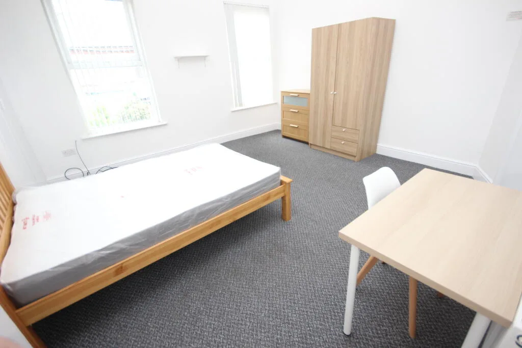 7 bedroom terraced house for rent