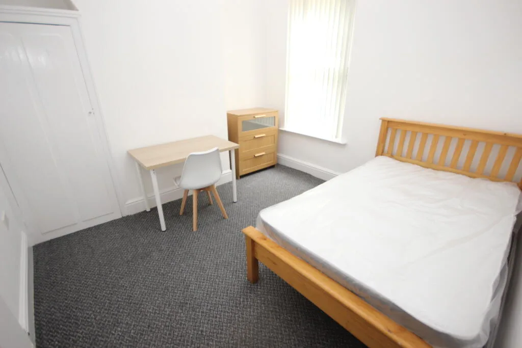 7 bedroom terraced house for rent