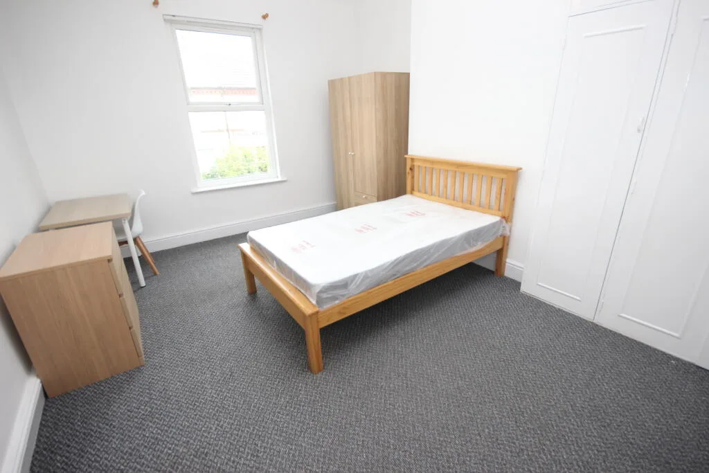 7 bedroom terraced house for rent