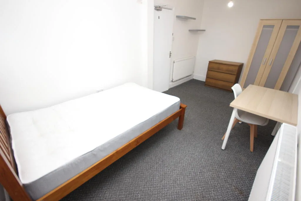 7 bedroom terraced house for rent