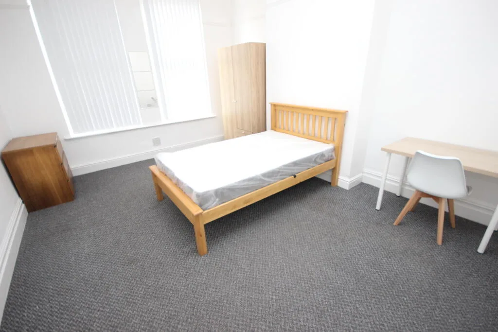 7 bedroom terraced house for rent